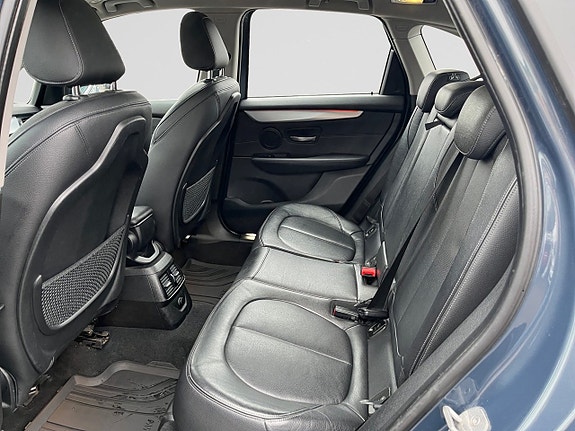 BMW 218 13 of 20