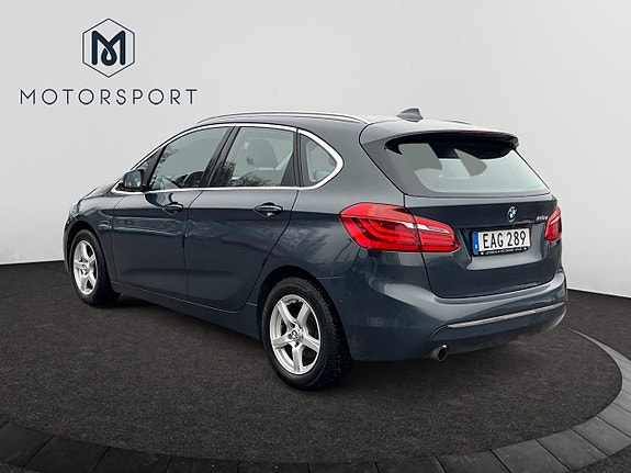 BMW 218 3 of 5