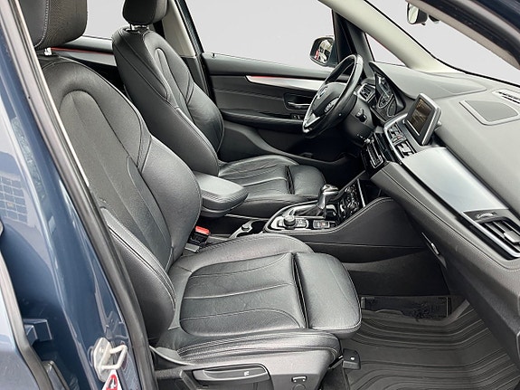 BMW 218 14 of 20