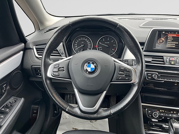 BMW 218 12 of 20