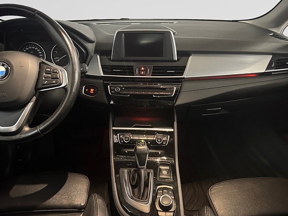 BMW 218 14 of 18