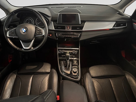 BMW 218 13 of 18