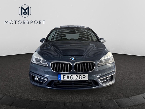 BMW 218 9 of 18