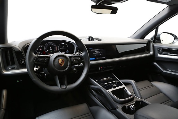 Porsche Cayenne 13 of 27