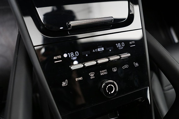 Porsche Cayenne 22 of 27