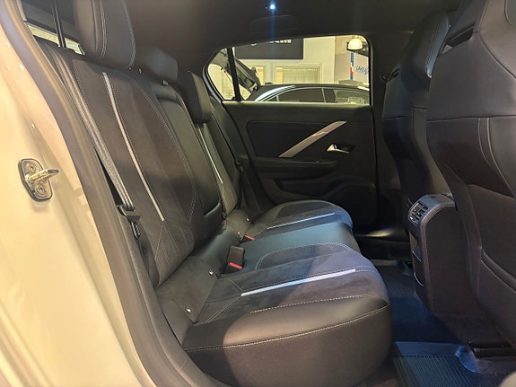 Opel Astra 10 of 27
