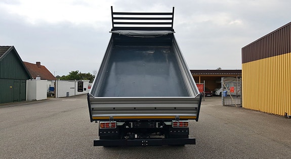 Mitsubishi Fuso 16 of 22