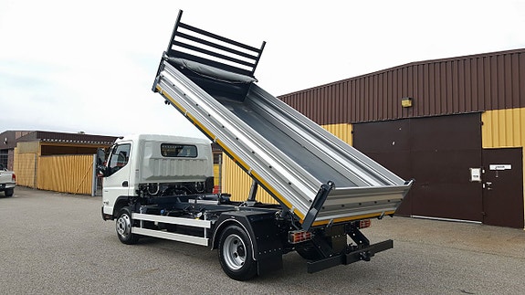 Mitsubishi Fuso 15 of 22