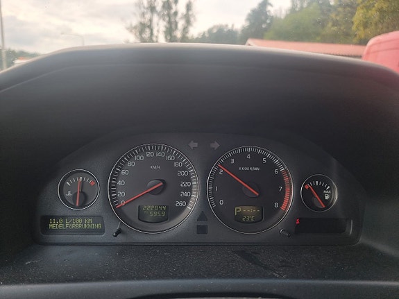 Volvo XC70 11 of 13