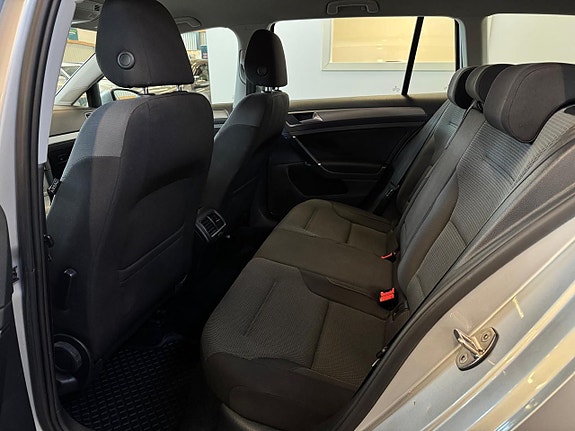 Volkswagen Golf VII 10 of 14