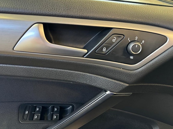 Volkswagen Golf VII 11 of 14