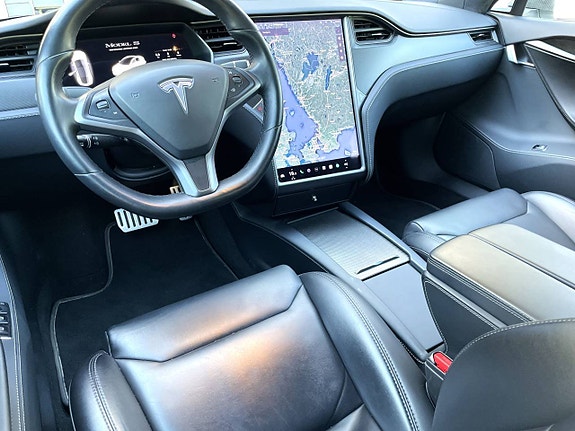 Tesla Model S 6 of 9