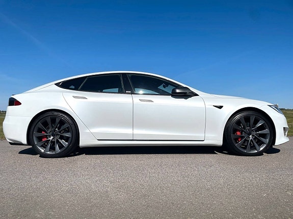 Tesla Model S 8 of 9