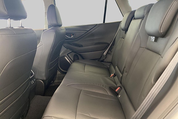 Subaru Outback 9 of 12