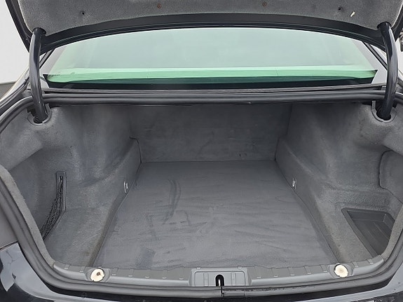 BMW 750i 7 of 19