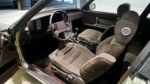 Mazda 929 9 of 22