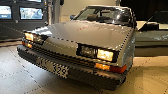 Mazda 929 19 of 22