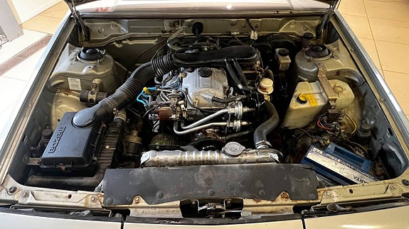 Mazda 929 22 of 22