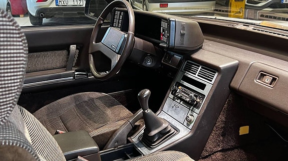 Mazda 929 18 of 22