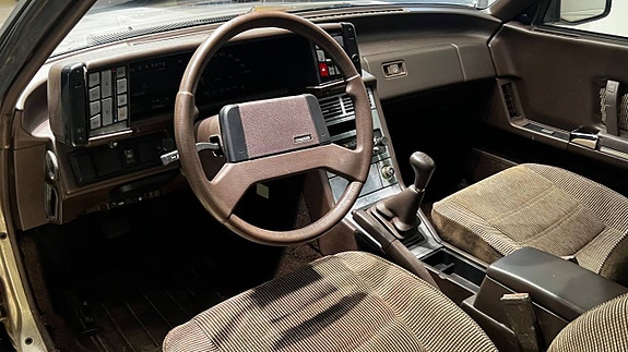 Mazda 929 10 of 22