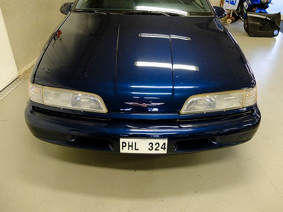 Ford Thunderbird 2 of 9