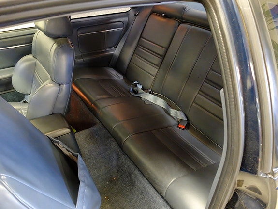 Ford Thunderbird 4 of 9