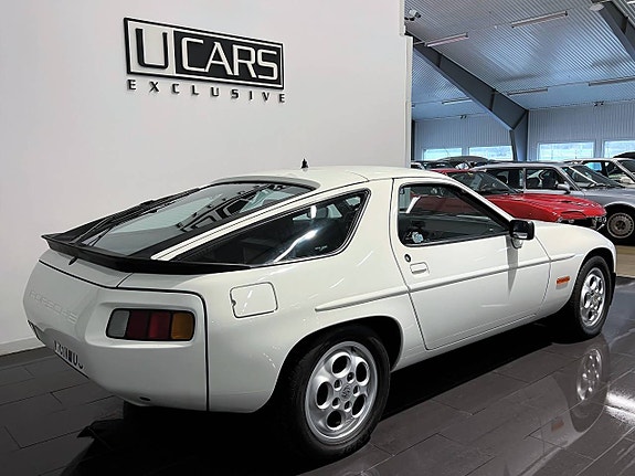 Porsche 928 3 of 5
