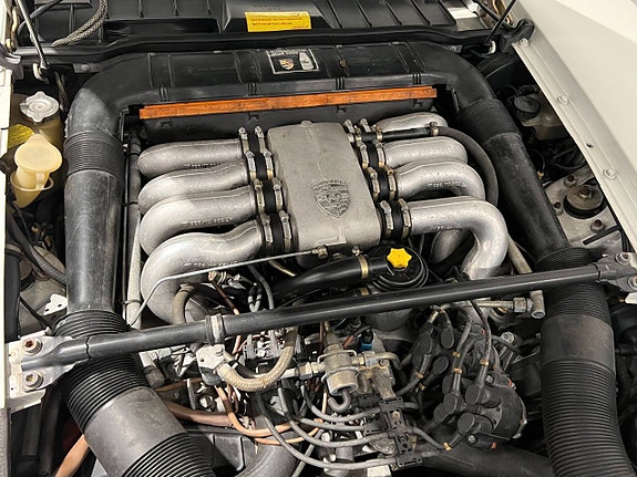 Porsche 928 17 of 18