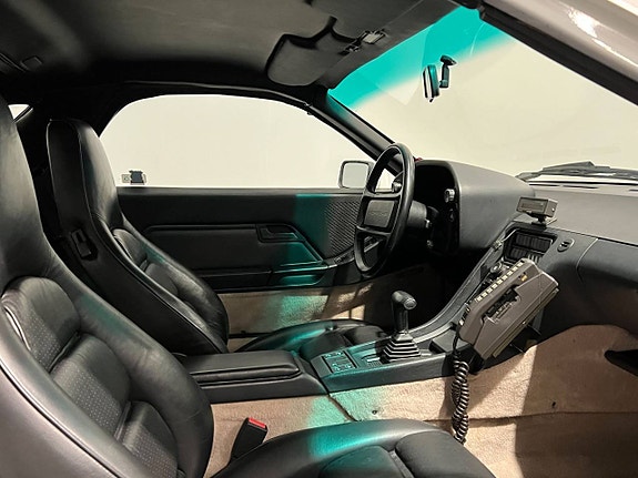 Porsche 928 9 of 18