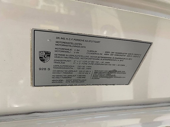 Porsche 928 16 of 18