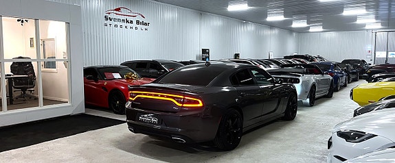 Dodge Charger 11 of 27