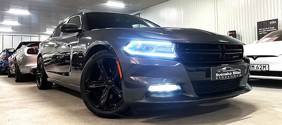 Dodge Charger 6 of 27