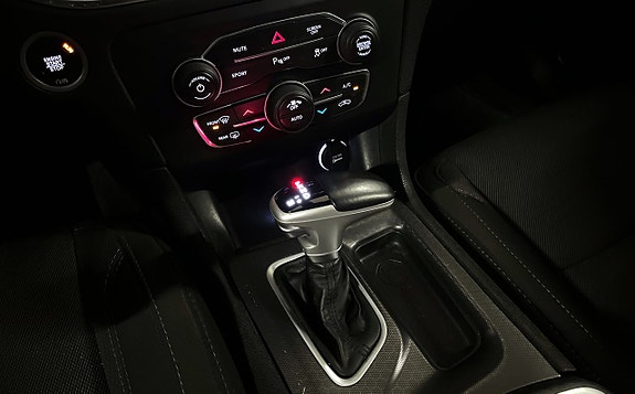 Dodge Charger 21 of 27