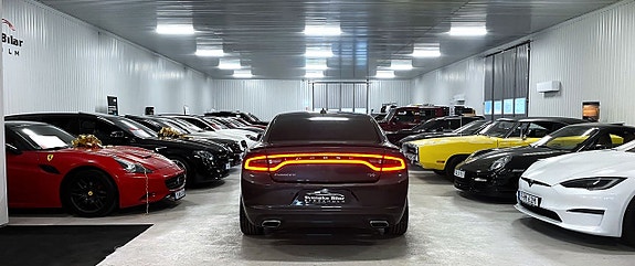 Dodge Charger 7 of 27