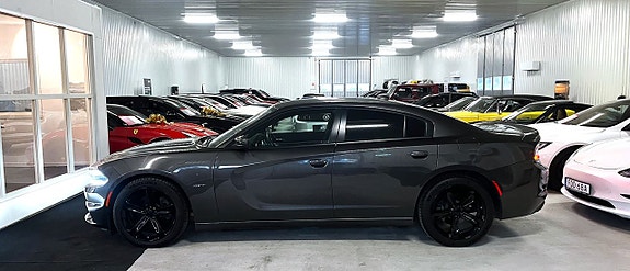 Dodge Charger 10 of 27