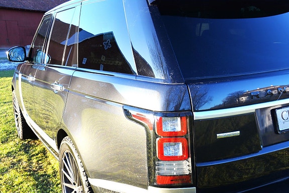 Land Rover Range Rover 27 of 30