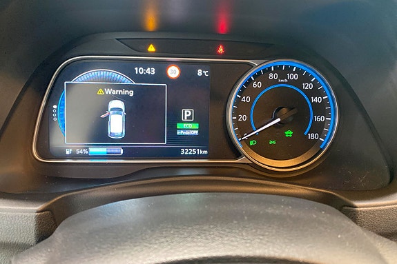Nissan Leaf 11 of 12