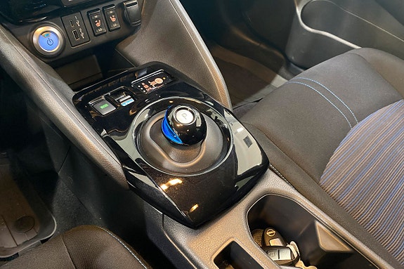 Nissan Leaf 12 of 12