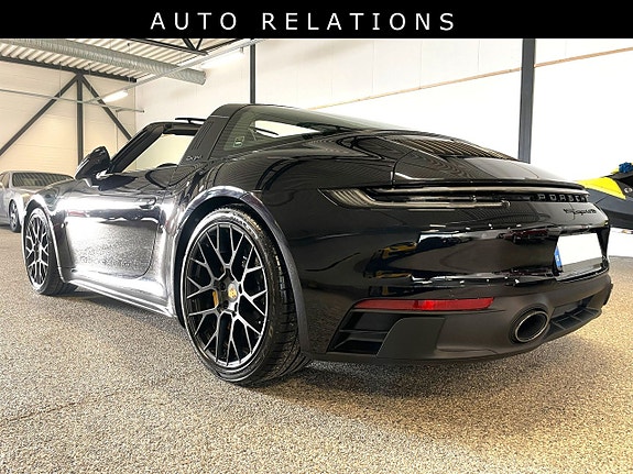 Porsche 911 18 of 30