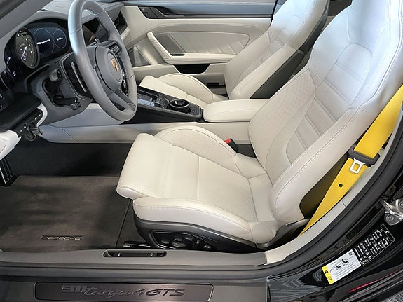 Porsche 911 13 of 30