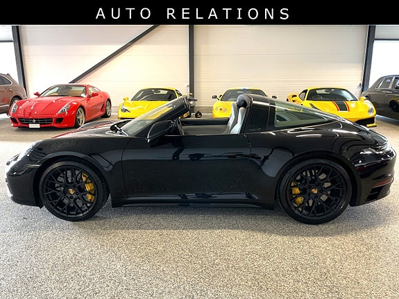 Porsche 911 4 of 5