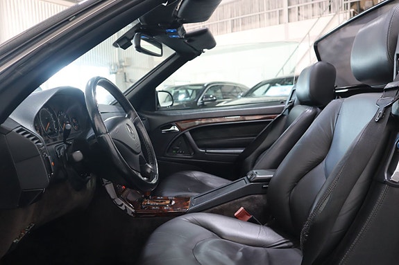 Mercedes-Benz SL500 2 of 5