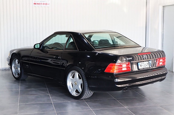 Mercedes-Benz SL500 3 of 5