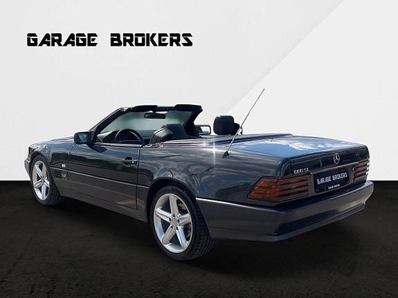 Mercedes-Benz SL600 3 of 5