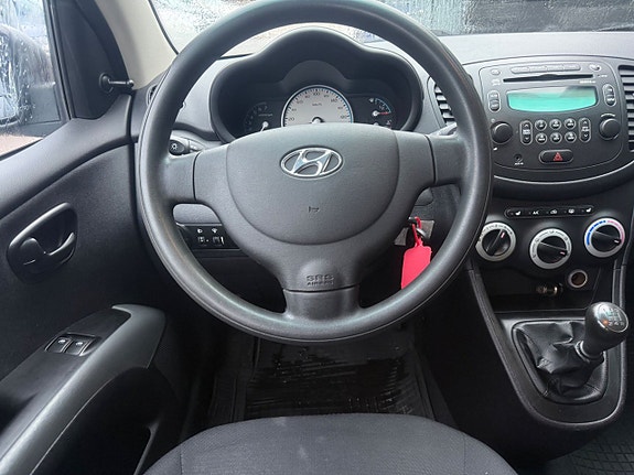 Hyundai i10 8 of 9