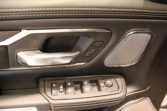 Dodge RAM 1500 12 of 30