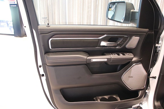 Dodge RAM 1500 10 of 30