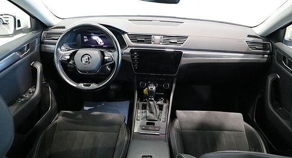 Skoda Superb 3 of 5