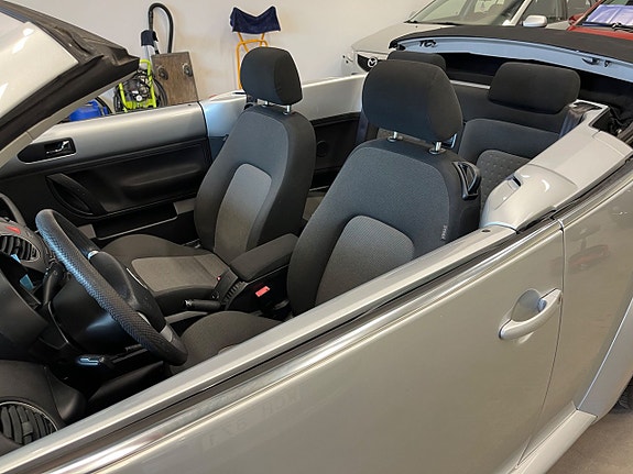 Volkswagen The Beetle 8 of 21