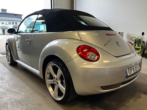 Volkswagen The Beetle 6 of 21